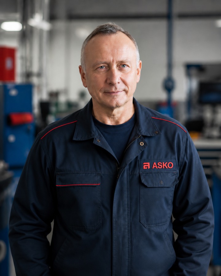 Мастер Юрий Максименко